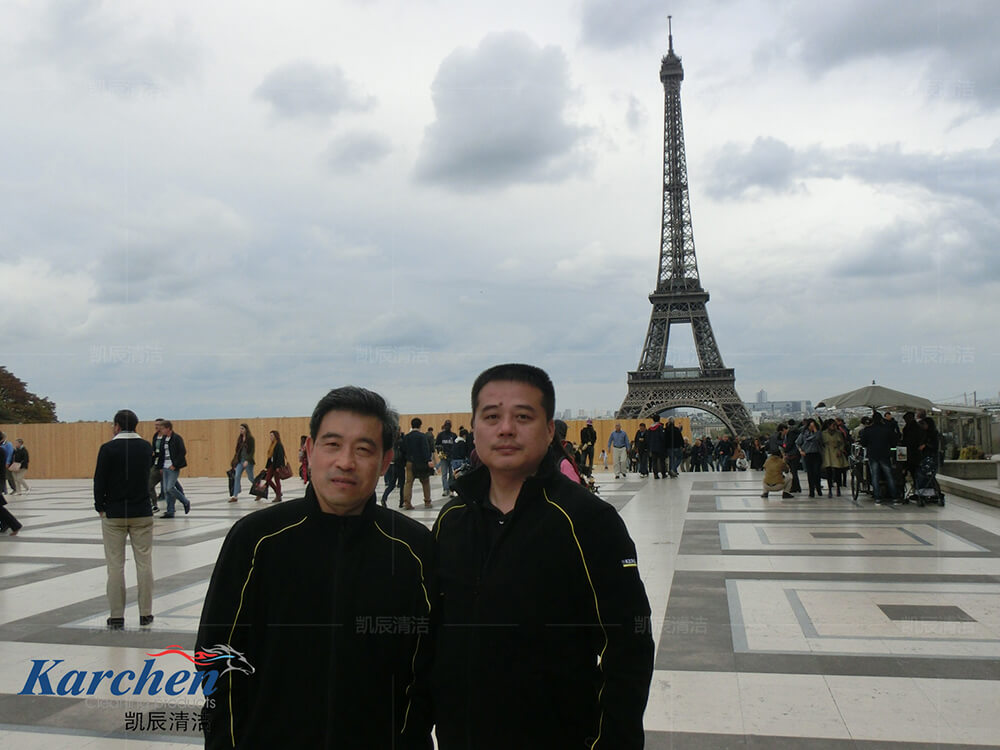 公司总经理郝志刚应邀参加法国之旅